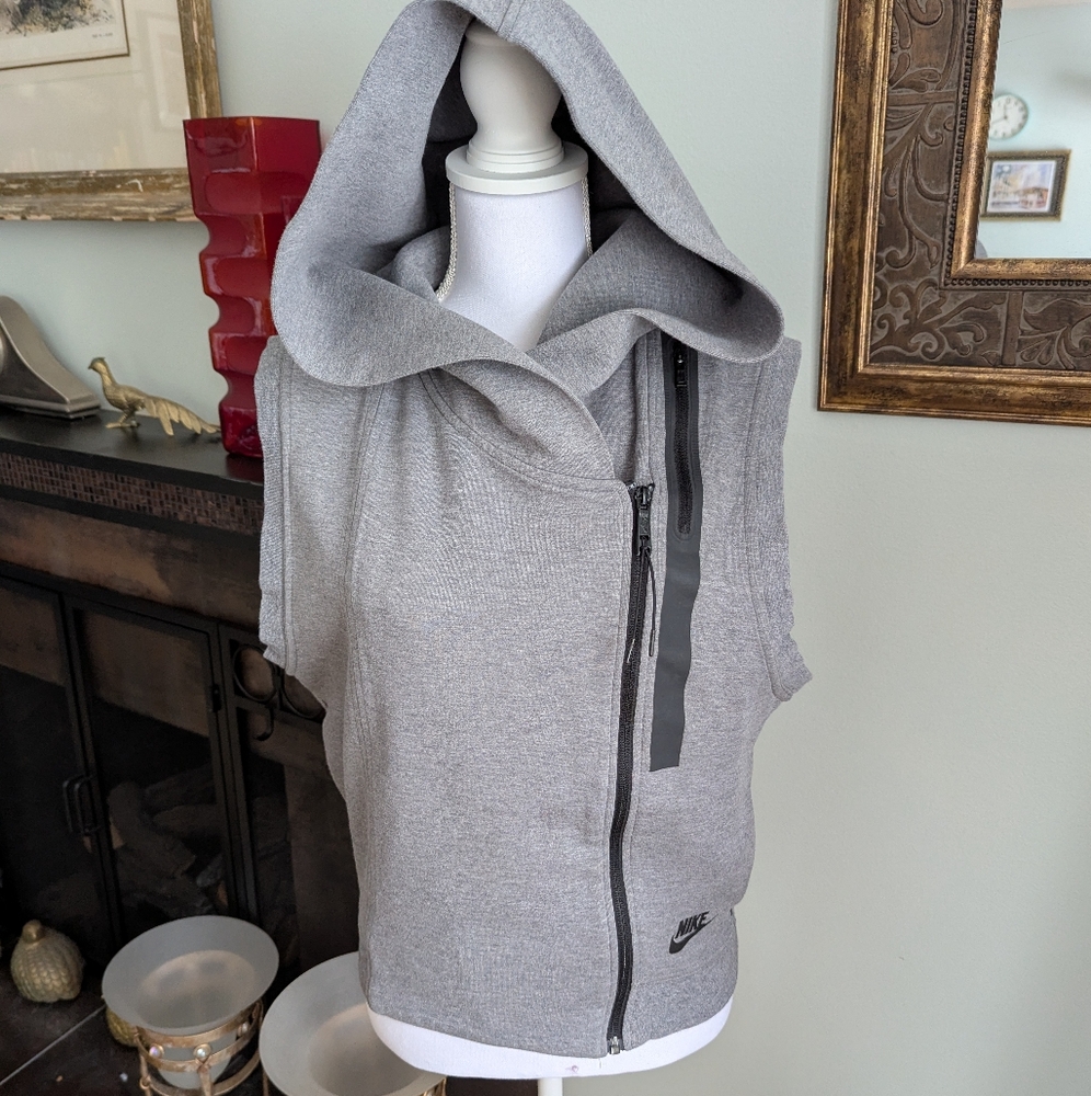 Nike Tech Fleece Cape Vest Women's Small Full Side Zip Up Hoodie Gray